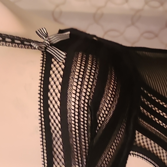 Victoria's Secret Sexy Slip with Garters. 34B EUC - Picture 2 of 8